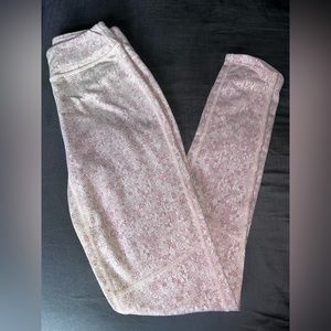 Light pink heathered Gym Shark leggings